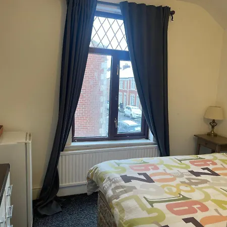 Проживання в сім'ї Double Bs11